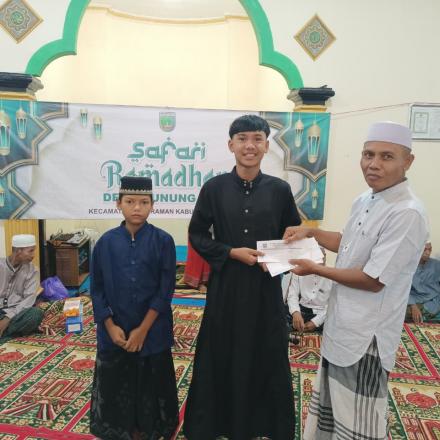 Kegiatan Safari Ramadan Terkahir Pemdes Gunung Ulin Ajak Semua Warga Selalu Menjaga Kekompakan